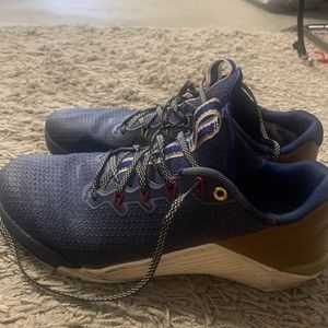 Nike metcon 5 Amp blue/white and gum